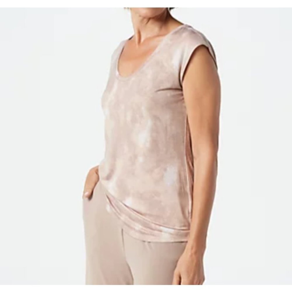 Lisa Rinna Collection Rounded V-Neck Shirttail Hem Tee Taupe Grey Medium